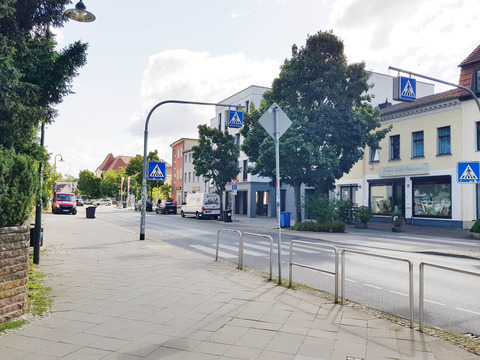 Das Bild zeigt ein Teilstück der Breitscheidstraße in Bernau bei Berlin.